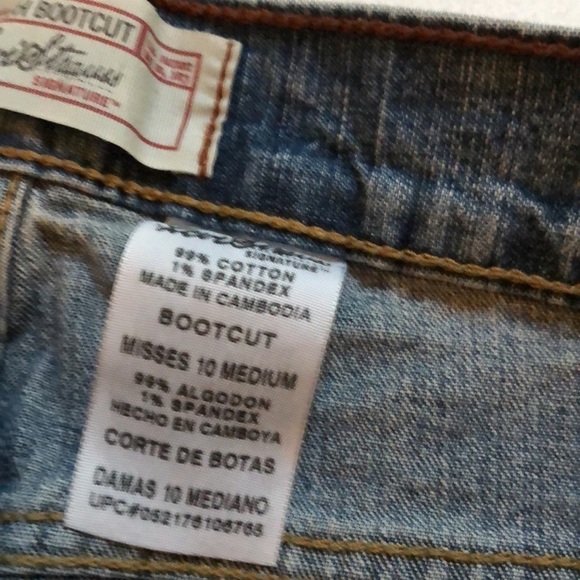 LEVI’S size 10 classic blue jeans bootcut with stretch - Picture 7 of 12